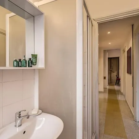 Monti Coliseum 2nd Floor 3 Bedroom * Rom